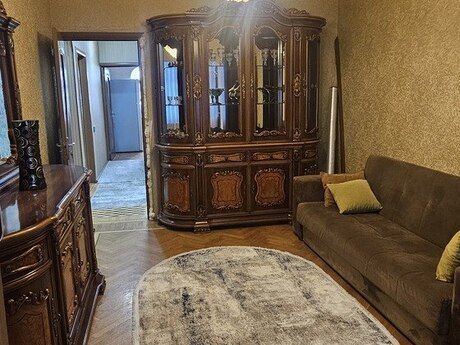 Сдаётся 4-комнатная квартира в старом фонде, Neftçilər, 120 м², 1 000 AZN/мес, фото 2 / 10