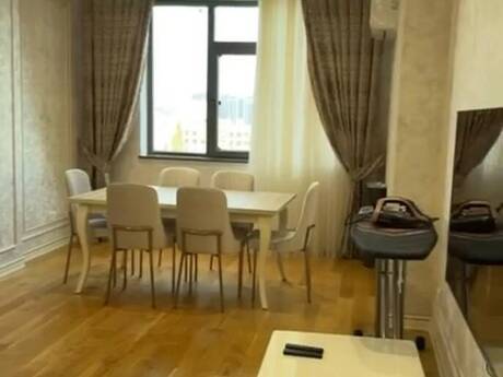 2 otaq · 94 m² · 10/18 mərtəbə, Təbriz küçəsi