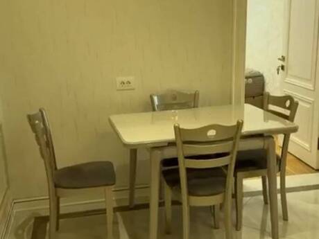 Gənclikdə 2 otaqlı yeni tikili mənzil kirayə verilir, 94 m², 1 000 AZN/ay, şəkil 3 / 8