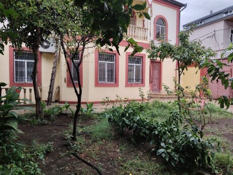 10 otaqlı ev, 320 m², Azadlıq Prospekti, 2 000 AZN