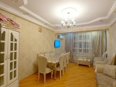 Yeni Bakı kompleksində 2 otaqlı yeni tikili mənzil kirayə verilir, 75 m², 500 AZN/ay, şəkil 2 / 12