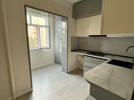 Xalqlar Dostluğunda 2 otaqlı köhnə tikili mənzil satılır, 60 m², 178 000 AZN, şəkil 5 / 12