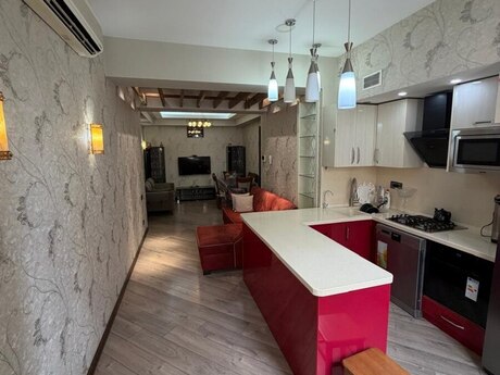 Abşeronda 4 otaqlı köhnə tikili mənzil satılır, 125 m², 200 000 AZN, şəkil 2 / 12