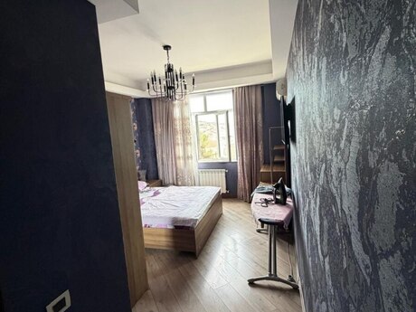 Abşeronda 4 otaqlı köhnə tikili mənzil satılır, 125 m², 200 000 AZN, şəkil 4 / 12