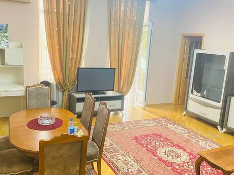 Сдаётся 3-комнатная квартира в старом фонде, Sahil, 80 м², 1 200 AZN/мес, фото 3 / 12