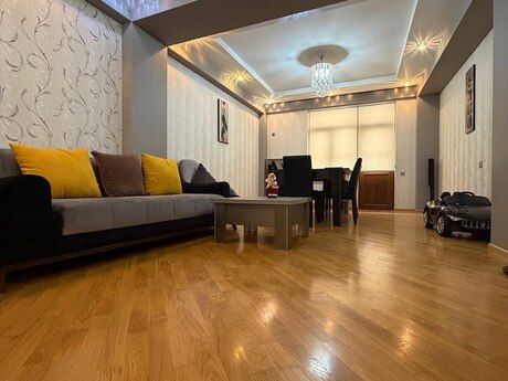 4 otaqlı mənzil, 120 m², Qurtuluş 93, 170 000 AZN