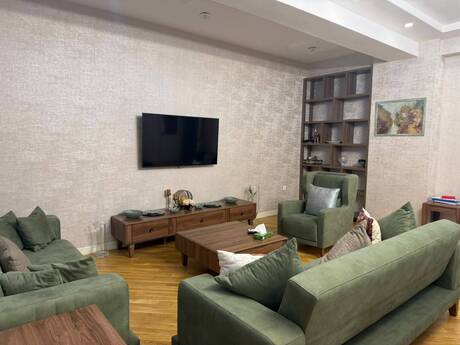 3-room new-build apartment for rent in Şah İsmayıl Xətai, 157 m², 1 900 AZN/mo, photo 2 / 9
