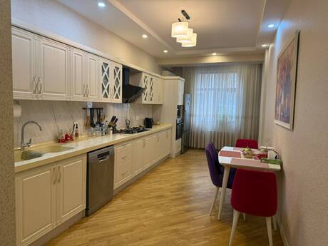 3-room new-build apartment for rent in Şah İsmayıl Xətai, 157 m², 1 900 AZN/mo, photo 3 / 9