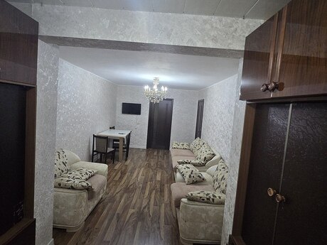 Nəriman Nərimanovda 4 otaqlı köhnə tikili mənzil kirayə verilir, 80 m², 950 AZN/ay, şəkil 2 / 12