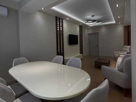 Продаётся 2-комнатная квартира в новостройке, 9-cu mikrorayon, 68 м², 165 000 AZN, фото 2 / 9