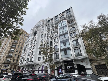 7 otaqlı mənzil, 320 m², Sahil, 8 500 AZN