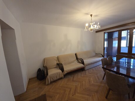 4-room old-build apartment for rent in Elmlər Akademiyası, 110 m², 1 000 AZN/mo, photo 3 / 12