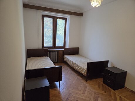 4-room old-build apartment for rent in Elmlər Akademiyası, 110 m², 1 000 AZN/mo, photo 5 / 12