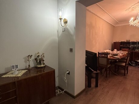 3-комн. · 80 m² · 4/5 этаж, Elmlər Akademiyası