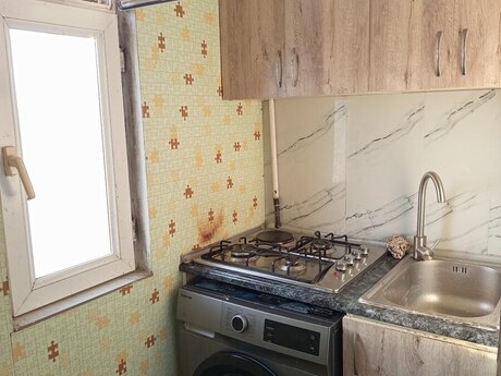 Qara Qarayevdə 2 otaqlı köhnə tikili mənzil kirayə verilir, 52 m², 500 AZN/ay, şəkil 3 / 12