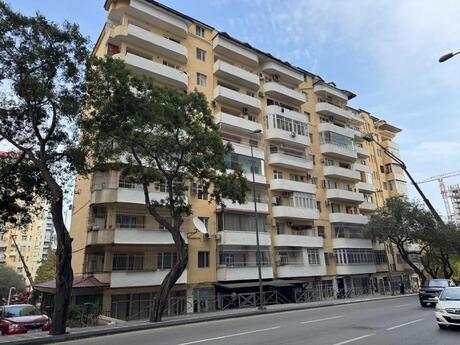 3 otaq · 121 m² · 2/10 mərtəbə, Abdulla Şaiq küçəsi