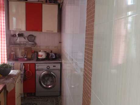 28 Mayda 2 otaqlı köhnə tikili mənzil kirayə verilir, 50 m², 650 AZN/ay, şəkil 2 / 5