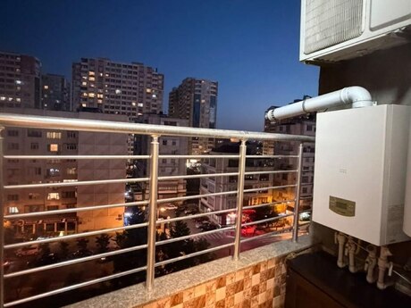 4 otaqlı mənzil, 195 m², Xocalı prospekti, 2 000 AZN