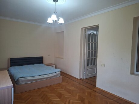 28 Mayda 3 otaqlı köhnə tikili mənzil satılır, 80 m², 268 000 AZN, şəkil 5 / 12