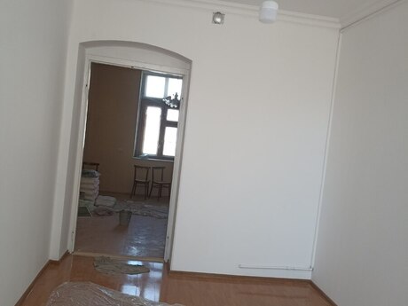 2-room old-build apartment for sale in M.Ə.Rəsulzadə, 60 m², 94 900 AZN, photo 2 / 12