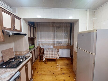 8-ci mikrorayonda 3 otaqlı köhnə tikili mənzil kirayə verilir, 85 m², 700 AZN/ay, şəkil 2 / 12