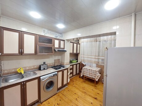 8-ci mikrorayonda 3 otaqlı köhnə tikili mənzil kirayə verilir, 85 m², 700 AZN/ay, şəkil 4 / 12
