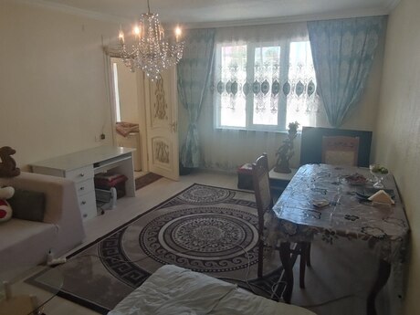 2 rooms · 200 m²