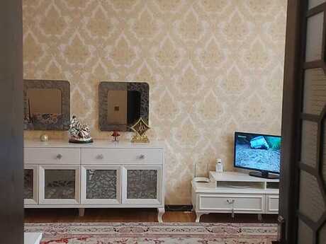 Mərdəkanda 5 otaqlı həyət evi kirayə verilir, 250 m², 800 AZN/ay, şəkil 3 / 12