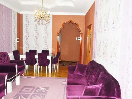 4 otaqlı mənzil, 145 m², İnşaatçılar, 1 000 AZN