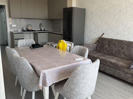3 otaq · 80 m² · 5/12 mərtəbə, Abşeron