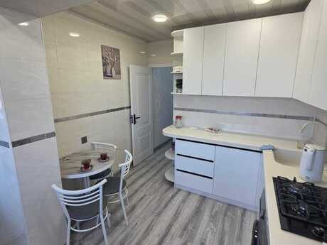 Bakıxanovda 3 otaqlı köhnə tikili mənzil satılır, 85 m², 215 000 AZN, şəkil 3 / 12
