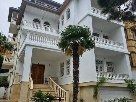 9 otaq · 700 m² · 1/1 mərtəbə, Nəsimi