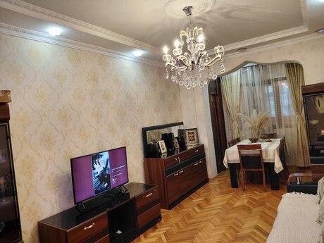 Azadlıq Prospektidə 4 otaqlı köhnə tikili mənzil satılır, 90 m², 255 000 AZN, şəkil 2 / 11