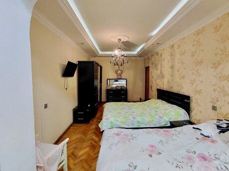 Azadlıq Prospektidə 4 otaqlı köhnə tikili mənzil satılır, 90 m², 255 000 AZN, şəkil 5 / 11