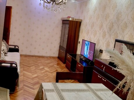 Azadlıq Prospektidə 4 otaqlı köhnə tikili mənzil satılır, 90 m², 255 000 AZN, şəkil 3 / 11