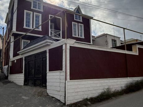 6 otaq · 250 m² · 1/1 mərtəbə, Masazır