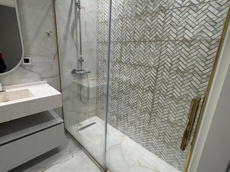 Hünər Qüllələri kompleksində 3 otaqlı yeni tikili mənzil kirayə verilir, 100 m², 3 000 AZN/ay, şəkil 2 / 12
