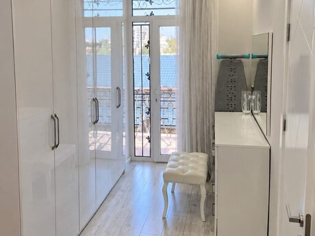 Sahildə 2 otaqlı köhnə tikili mənzil kirayə verilir, 55 m², 1 100 AZN/ay, şəkil 4 / 6