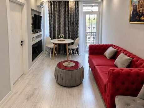 2 otaq · 55 m² · 3/3 mərtəbə, Nizami küçəsi