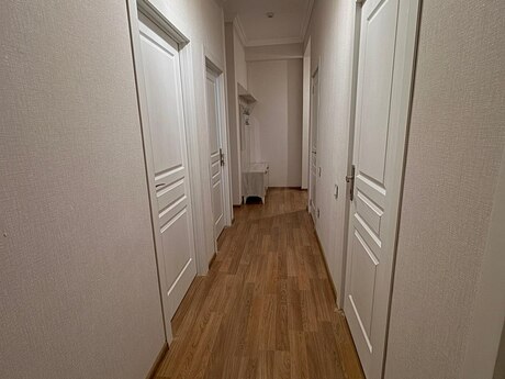 Hövsanda 3 otaqlı yeni tikili mənzil kirayə verilir, 77 m², 490 AZN/ay, şəkil 2 / 12