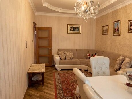 Qaraçuxurda 4 otaqlı köhnə tikili mənzil satılır, 90 m², 185 000 AZN, şəkil 2 / 12