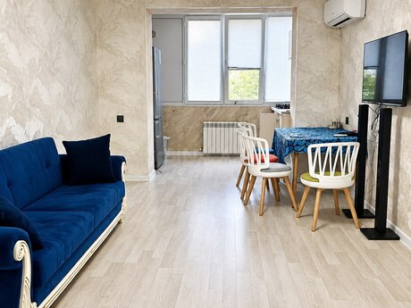 3 otaq · 70 m² · 2/5 mərtəbə, İnşaatçılar