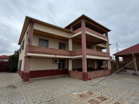 11 rooms · 1 000 m²