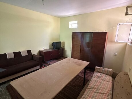 Сдаётся 1-комнатный дом, Bakıxanov, 50 м², 250 AZN/мес, фото 2 / 4