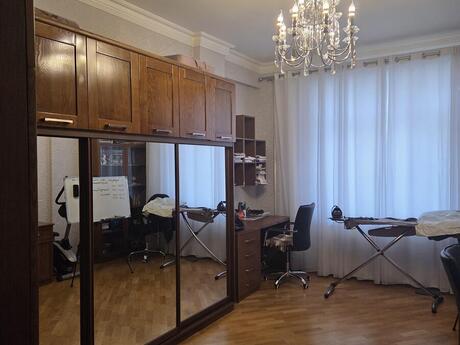 Продаётся 2-комнатная квартира в старом фонде, Memar Əcəmi, 88 м², 249 999 AZN, фото 2 / 8