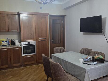 Продаётся 2-комнатная квартира в старом фонде, Memar Əcəmi, 88 м², 249 999 AZN, фото 4 / 8