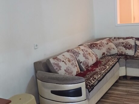 2 otaqlı ev, 40 m², Elmlər Akademiyası, 500 AZN