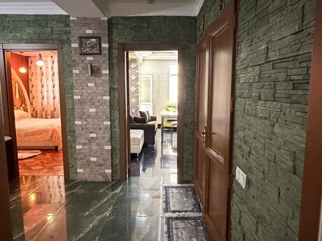 Qurtuluş 93 kompleksində 3 otaqlı yeni tikili mənzil satılır, 120 m², 163 000 AZN, şəkil 5 / 12