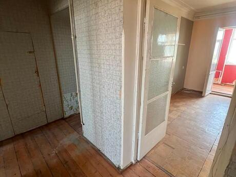 Avtovağzalda 3 otaqlı köhnə tikili mənzil satılır, 80 m², 135 000 AZN, şəkil 3 / 10