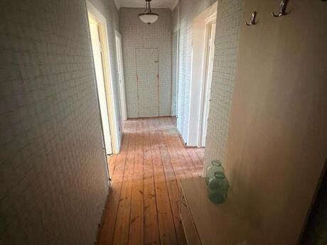 Avtovağzalda 3 otaqlı köhnə tikili mənzil satılır, 80 m², 135 000 AZN, şəkil 2 / 10